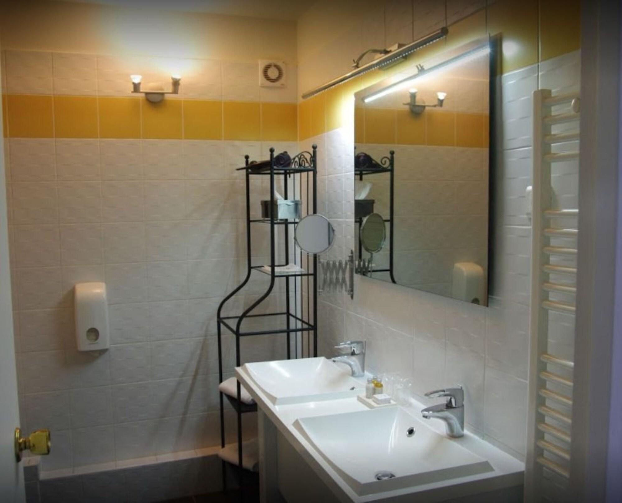 Best Western Blanche De Castille Дурдан Екстериор снимка
