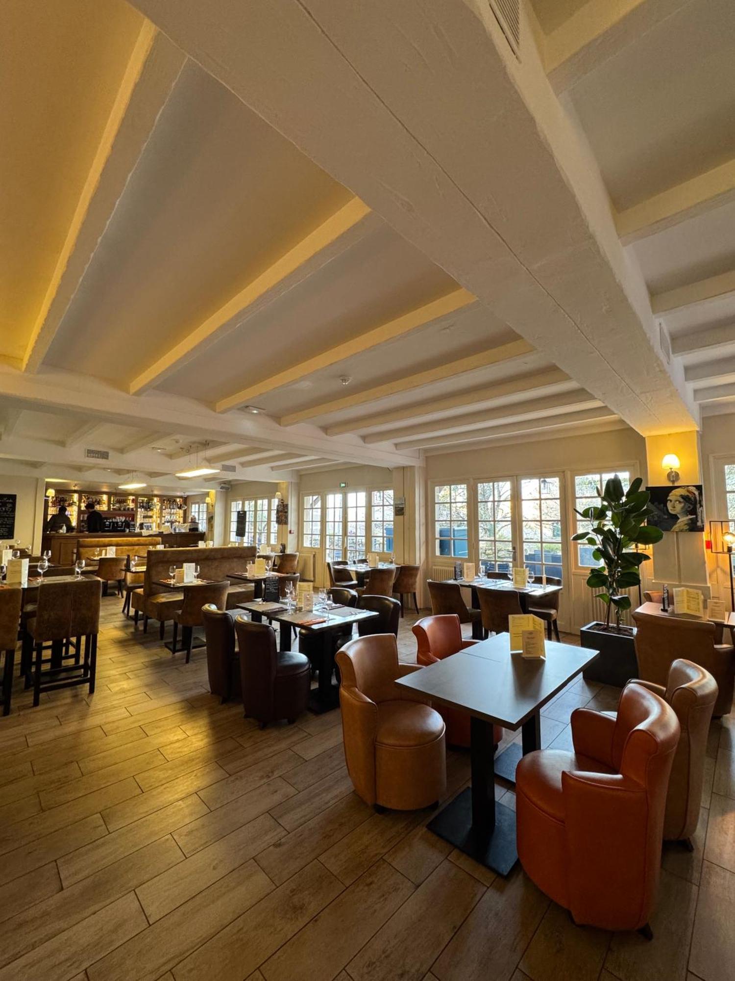 Best Western Blanche De Castille Дурдан Екстериор снимка