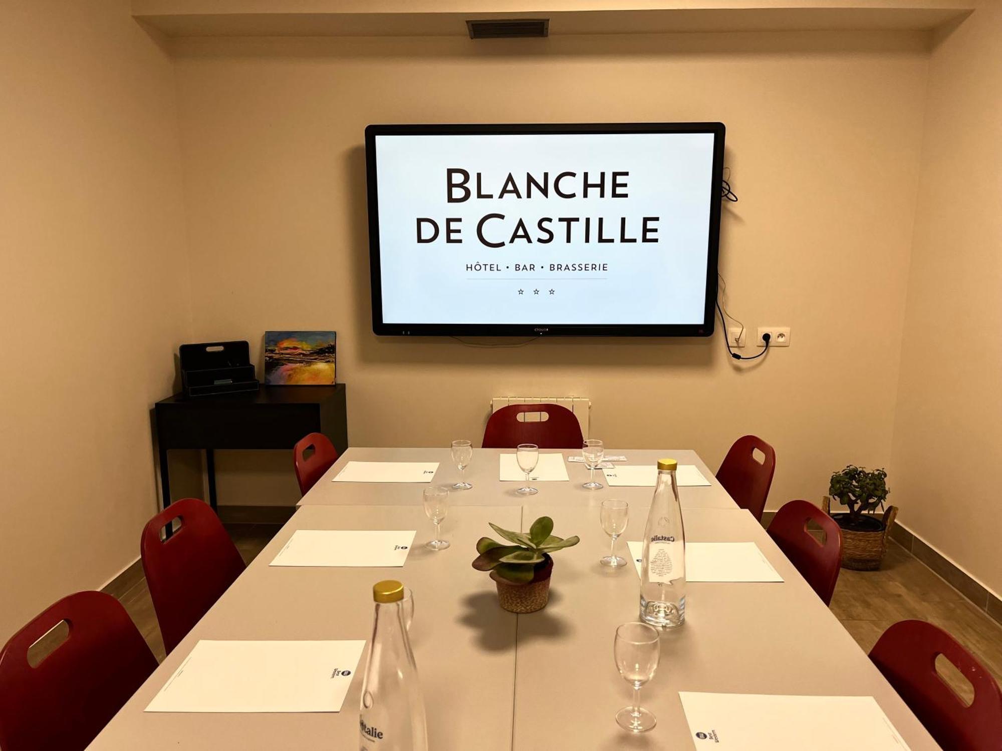 Best Western Blanche De Castille Дурдан Екстериор снимка