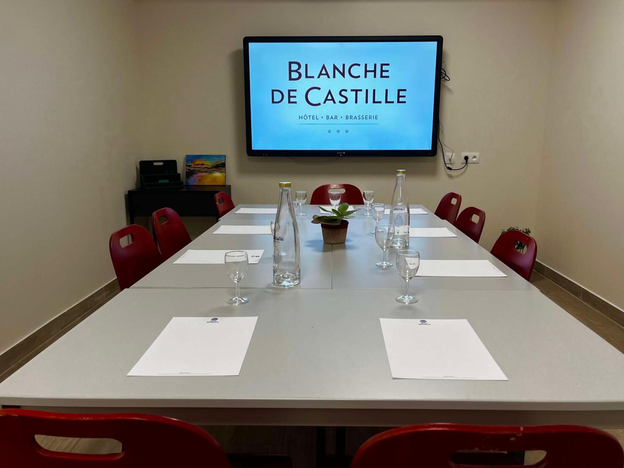 Best Western Blanche De Castille Дурдан Екстериор снимка